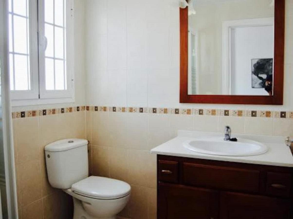 Fantastic 1 Bedroom Apartment In The Centre Of Nerja Exteriör bild