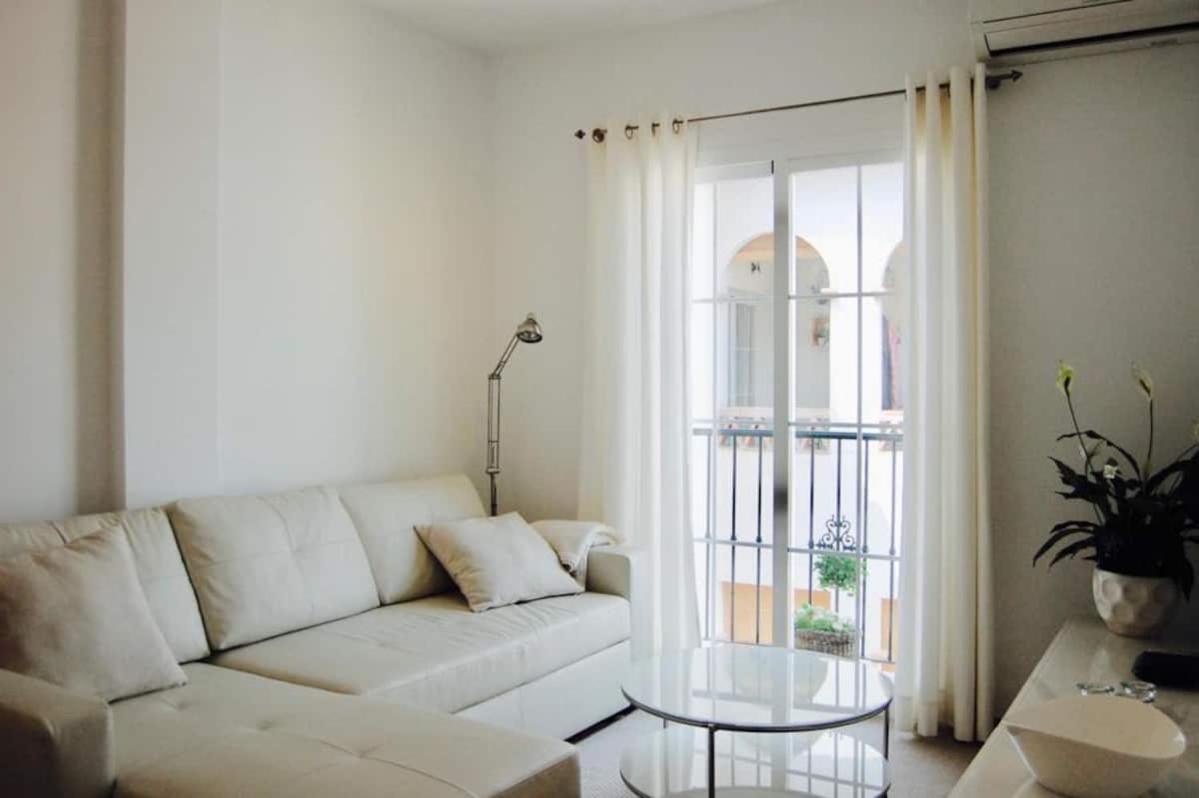 Fantastic 1 Bedroom Apartment In The Centre Of Nerja Exteriör bild